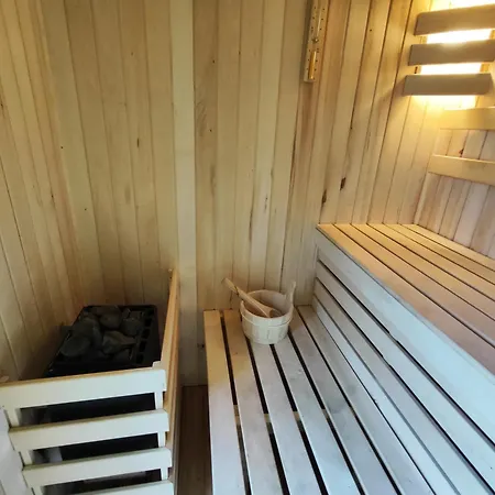 Revela Caloroczne Villa *