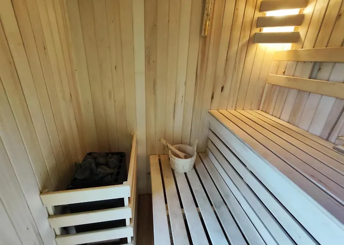 Revela Caloroczne Villa *